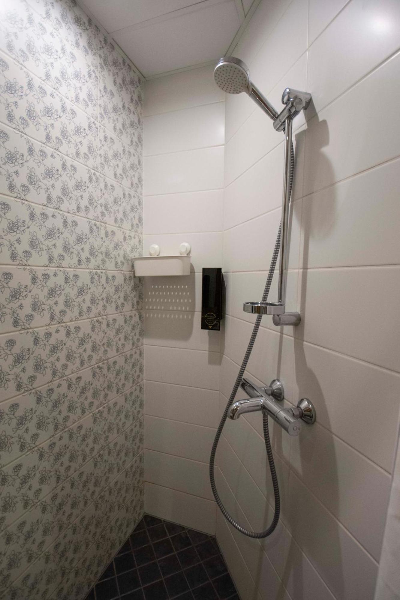Karlovaidyll 7 - Homey Apartment With Free Parking! Тарту Екстер'єр фото