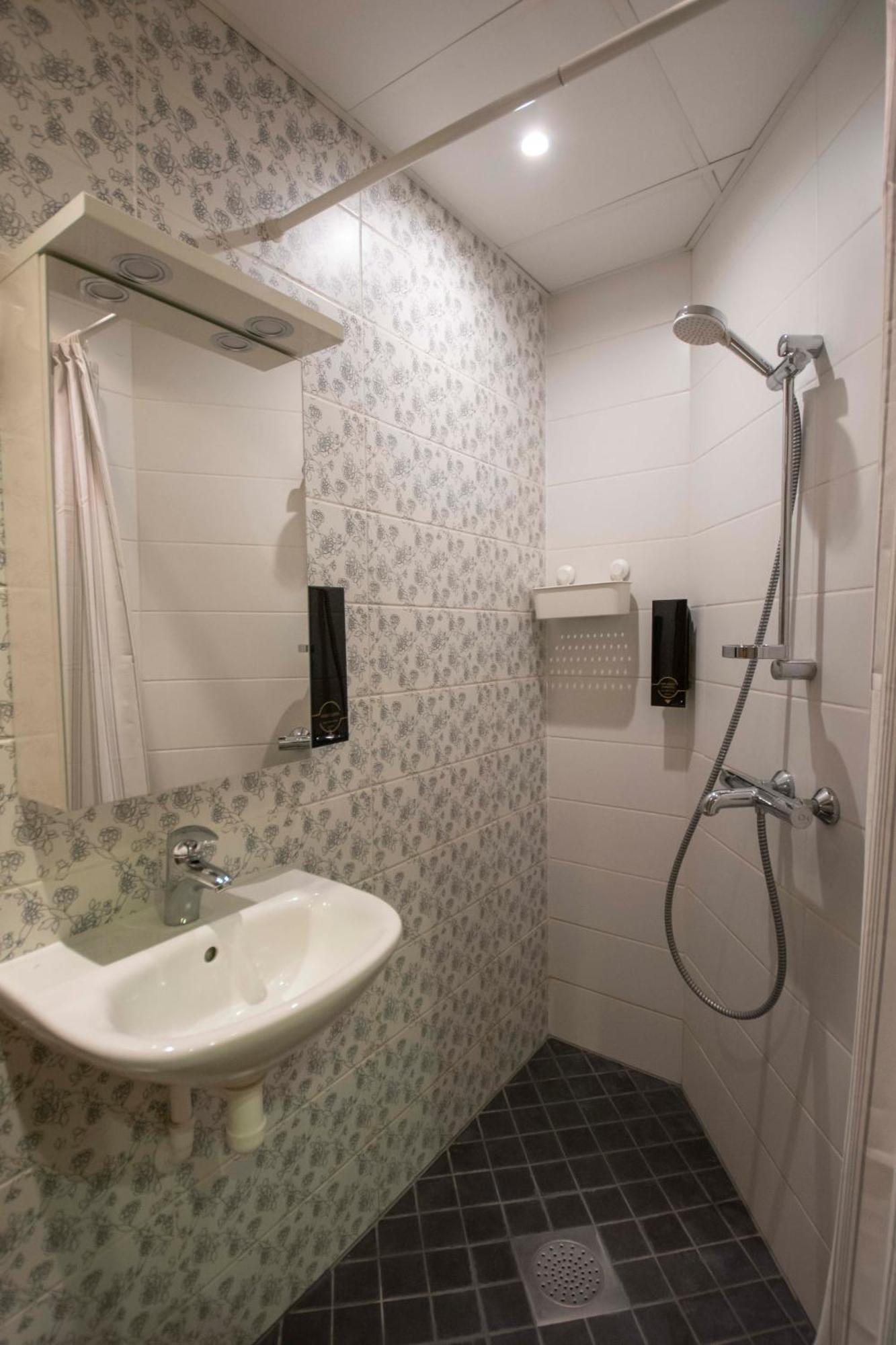 Karlovaidyll 7 - Homey Apartment With Free Parking! Тарту Екстер'єр фото